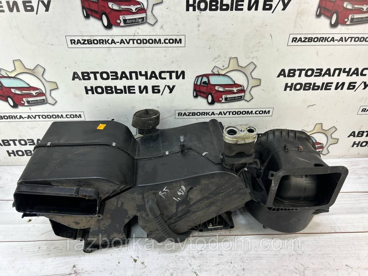 Корпус печива голий 1,9TD VW Passat B5 (96-05) OE:8d1820005h