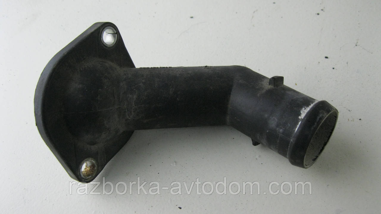 Кришка термостата VW Touran (03-10) 1,9 TDI OE:06A121121C