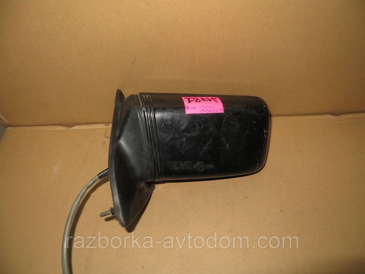 Корпус дзеркала лівий Mitsubishi Lancer (84-88) OEM 1437