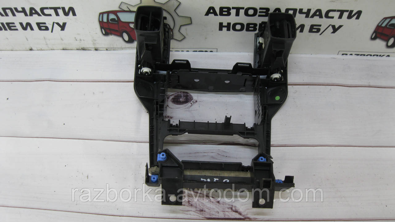 Накладка пластик центральної консолі Opel Zafira B (2005-2010) OE:13198594, 13198595, 13198592, 13162554,
