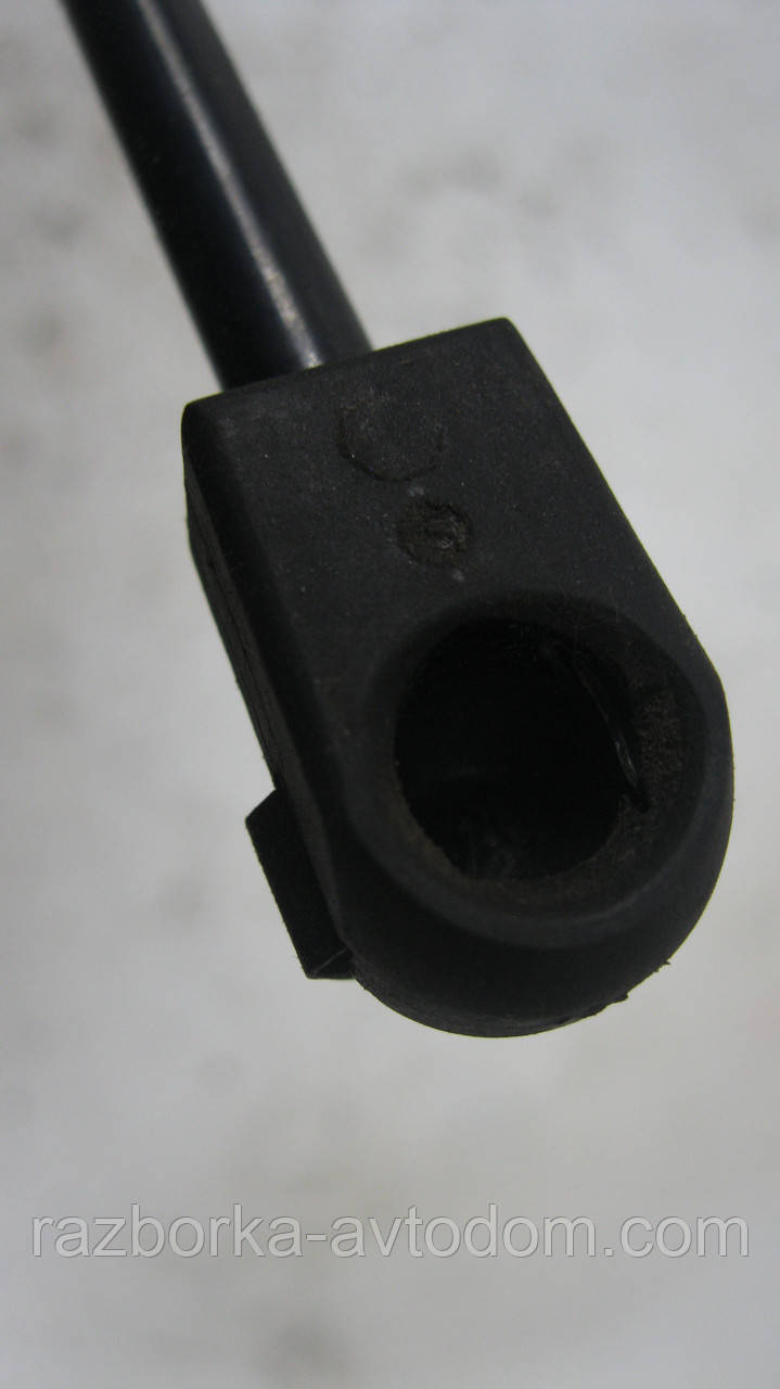 Амортизатор кришки багажника хетчбек Opel Vectra B (1995-2002)  OE:9152393