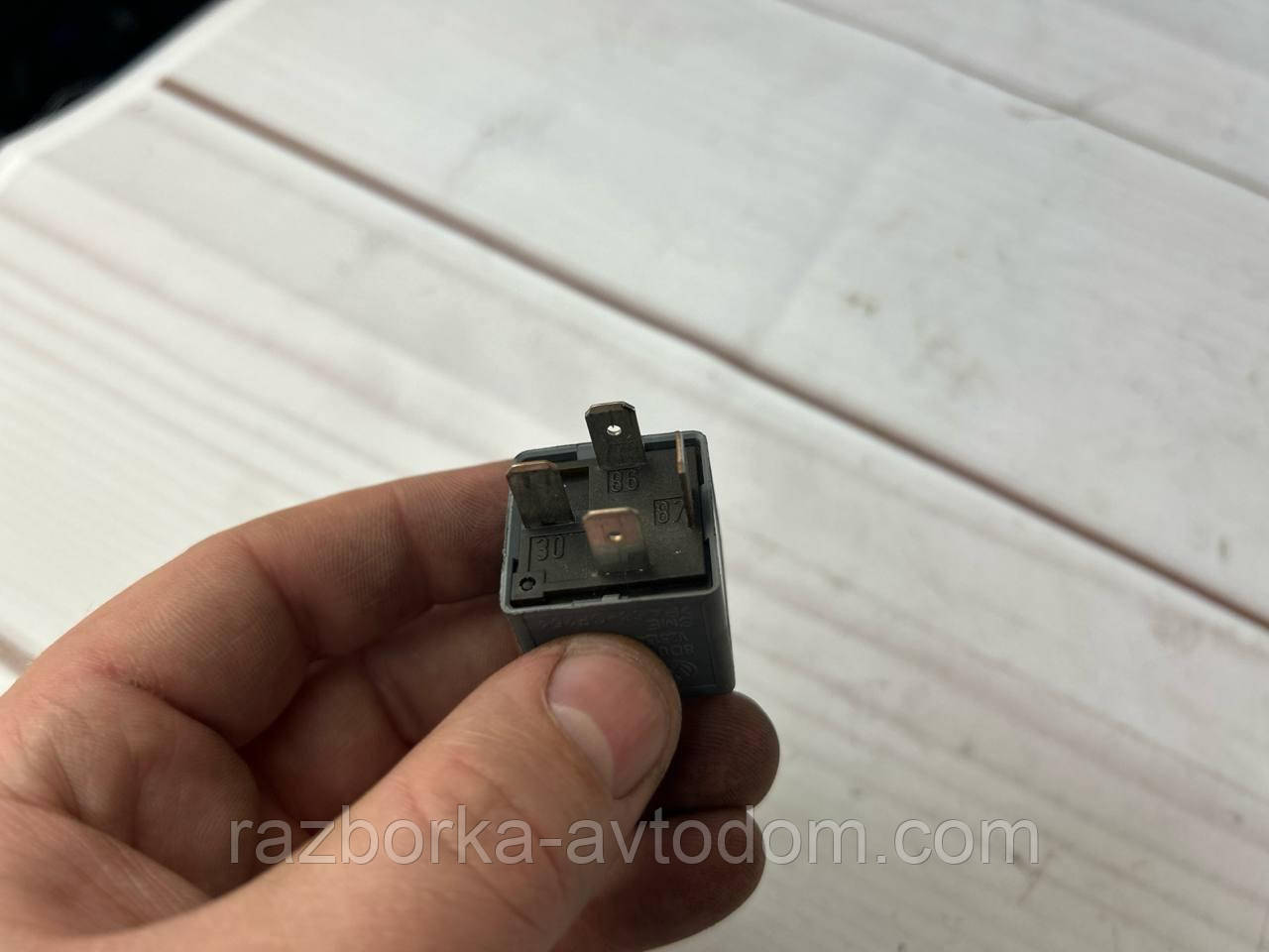 Реле 373 вентилятори (4 pin) VW Passat B5, Audi A4, A6 OE: 8d0951253a