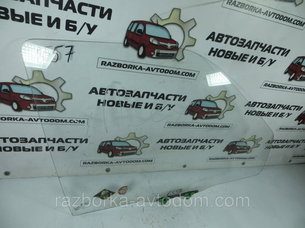 Скло передніх правих дверей Nissan Vanette C23 (1991-2001). ОЕ: 803003C400