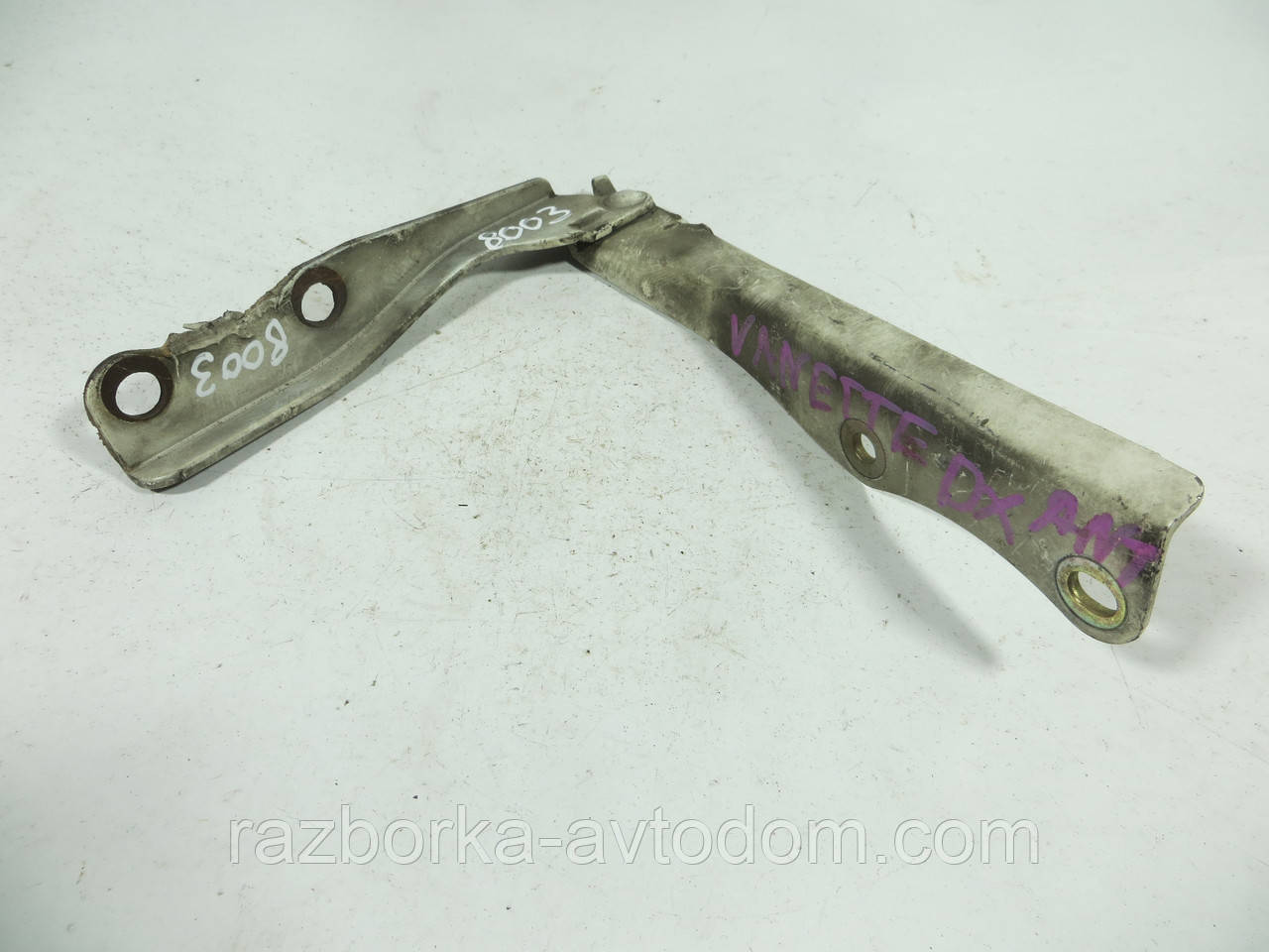 Петля капота права NISSAN VANETTE C23 (1991-2001) ОЕ: 654000C010