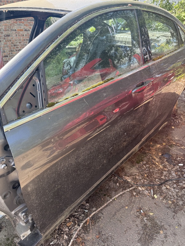 Двері Chrysler 200