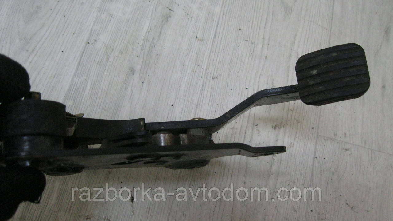 Педаль стоякового гальма Mercedes Vito W638 (1996-2003) OE: A6384200084 фото 2