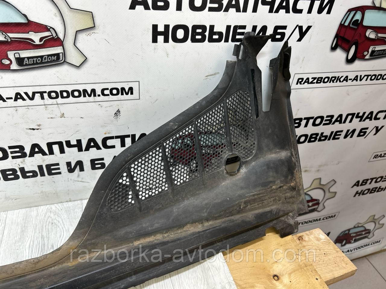 Пластик/накладка під лобове скло (жабо) Peugeot 308 (07-13) OE:9673257380