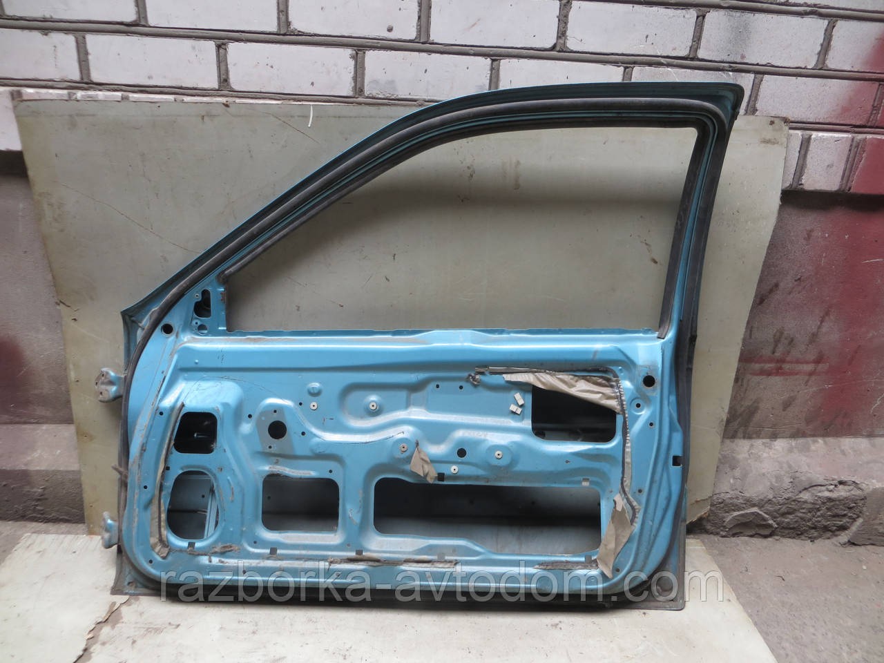 Двері праві 2-дв Mitsubishi Colt C50 (88-92) COLT