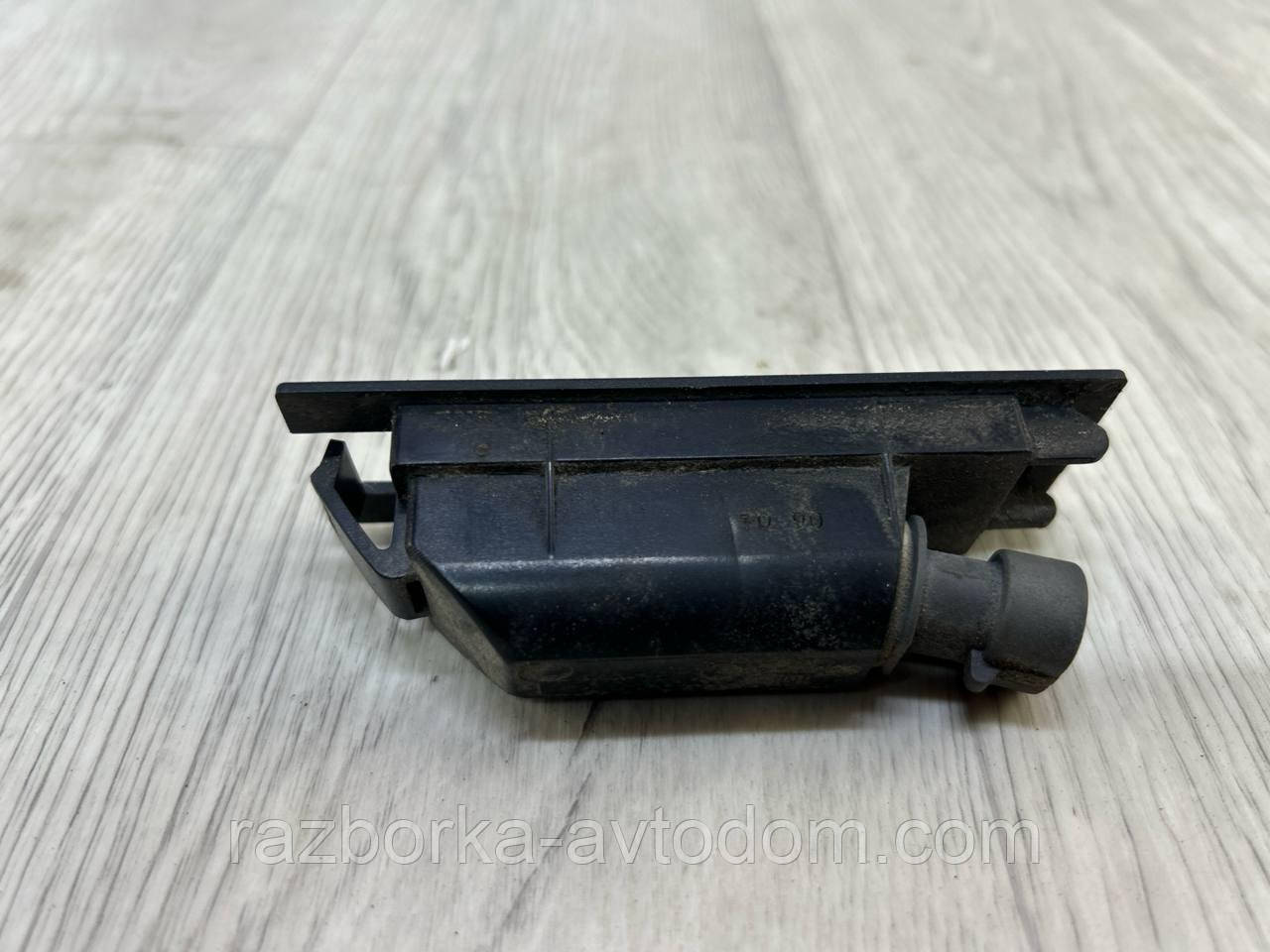 Ліхтар підсвітки номера Opel Corsa C (00-06) OE:09164143