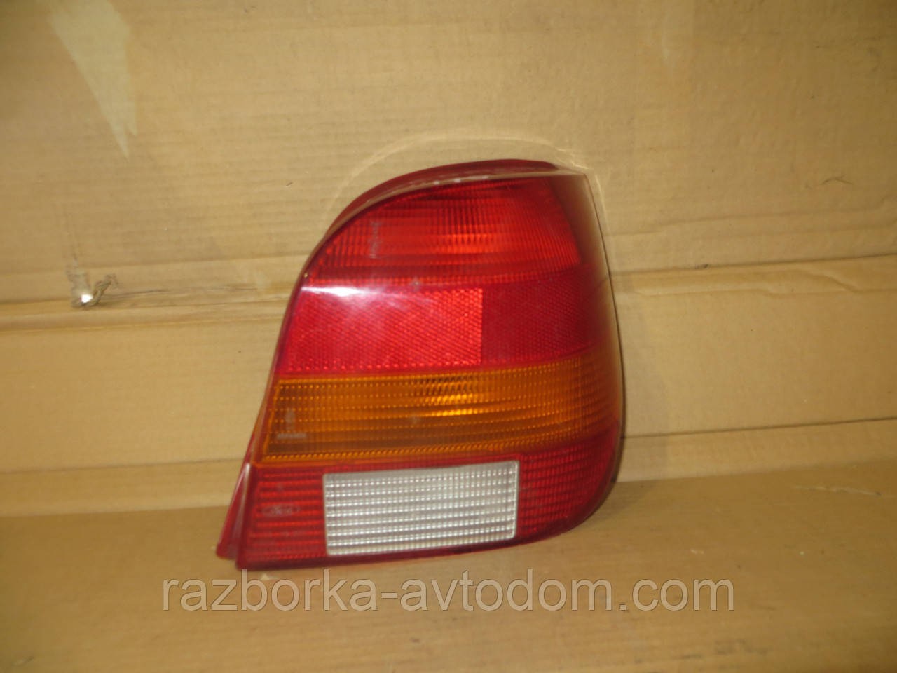 Ліхтар задній правий хетчбек Ford Fiesta (89-95) 7070864