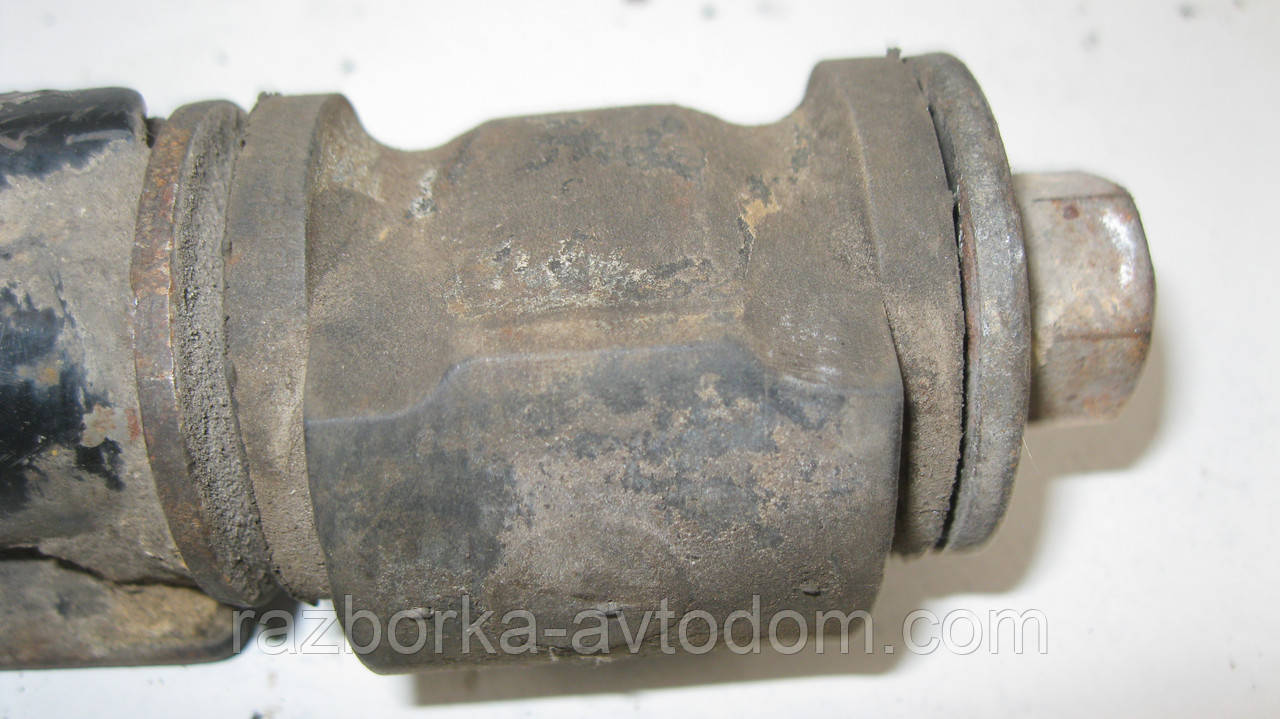 Важіль передньої підвіски нижній правий Mazda 323 BF (1985-1991), BW (1986-1995) OE: B09234310A