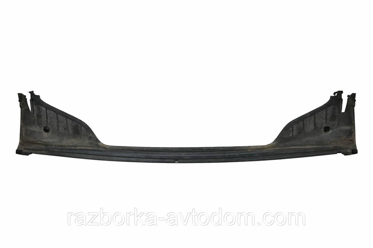 Пластик/накладка під лобове скло (жабо) Peugeot 308 (07-13) OE:9673257380