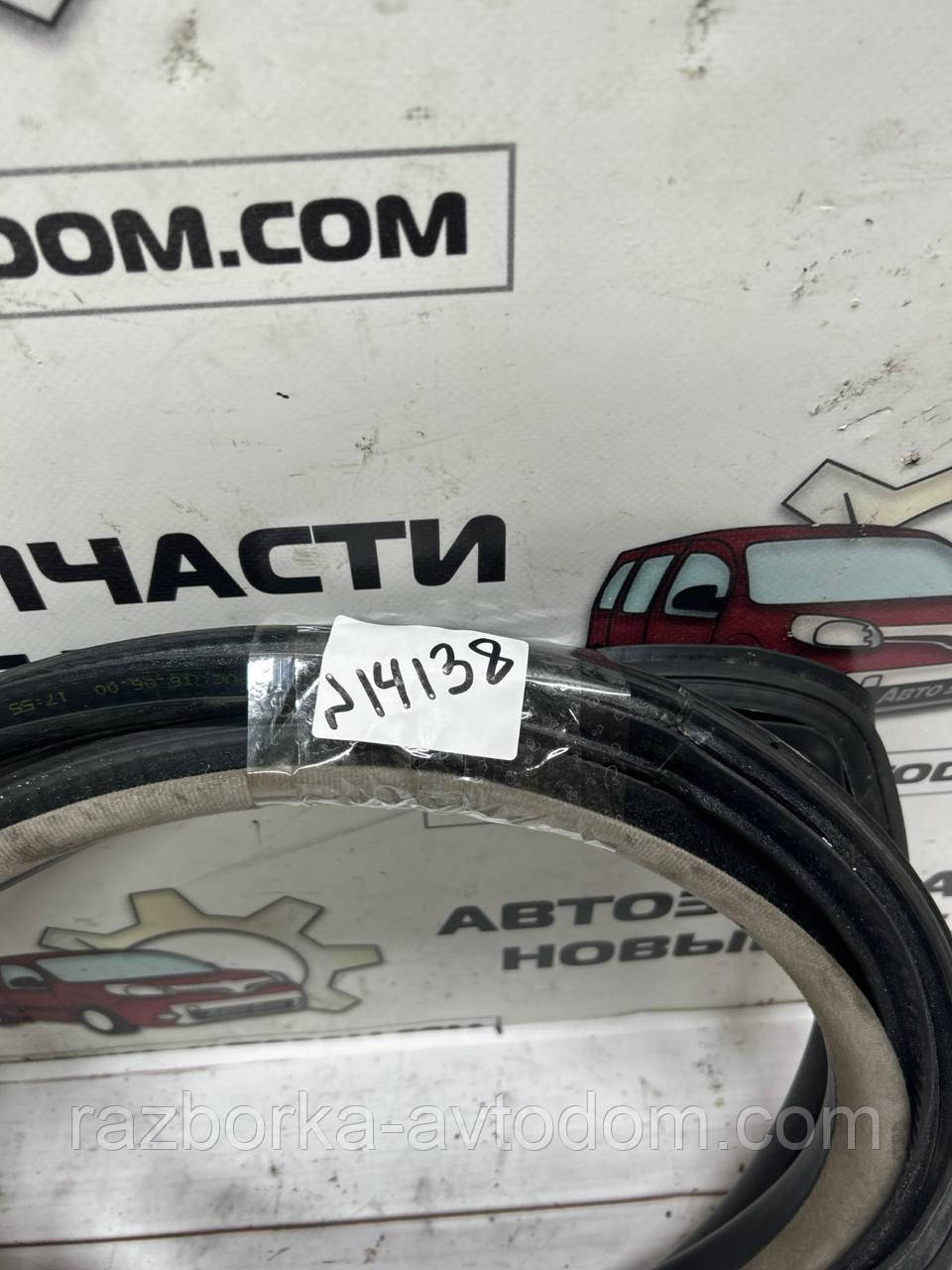 Щільна гумка дверей передньої правої VW Passat B5 (96-00) OE: 3B0867366F FKM, 3B0867366F фото 2