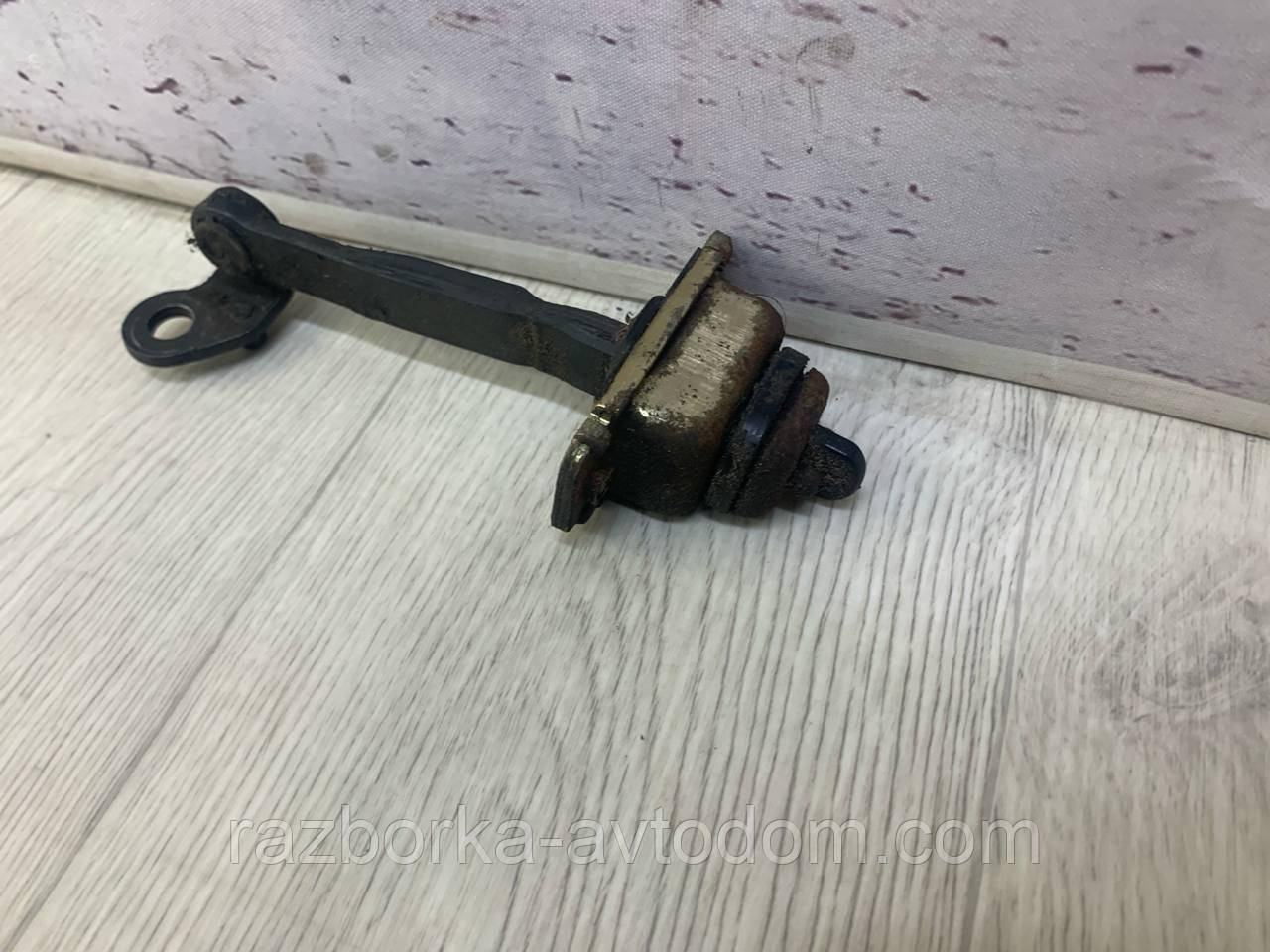 Обмежувач дверей задній лівий Daewoo Lanos / Sens OE:96259089,