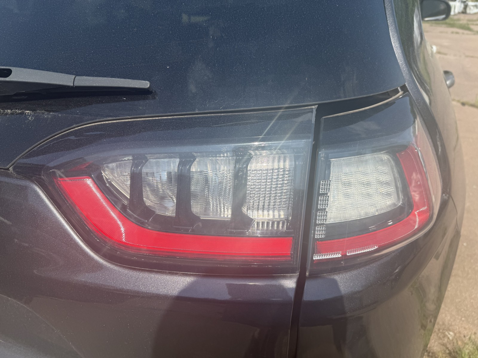 Ліхтар задній Jeep Cherokee KL