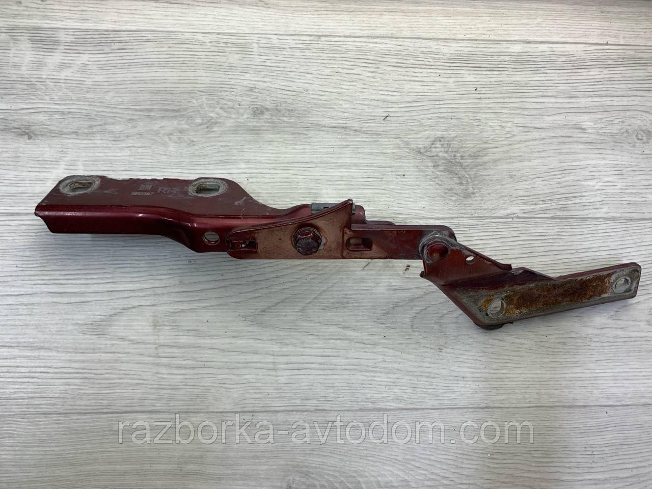 Петля капота права Opel Omega B 2.0i (1994-1999) OE: 1912307