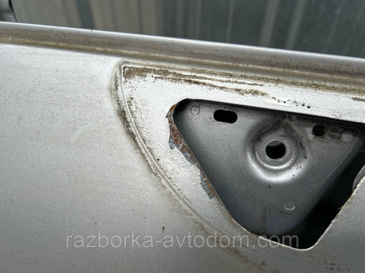 Двері передня ліва (блакитна) PEUGEOT 407 (04-11) OE: 9002AL (код фарби: EZR)
