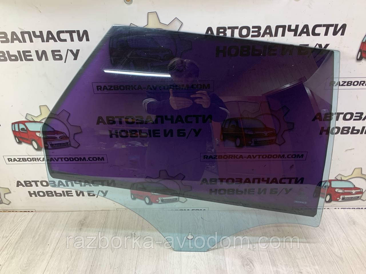 Скло дверей задньої правої (універсал) Ford Mondeo (07-10) OE: 1674773