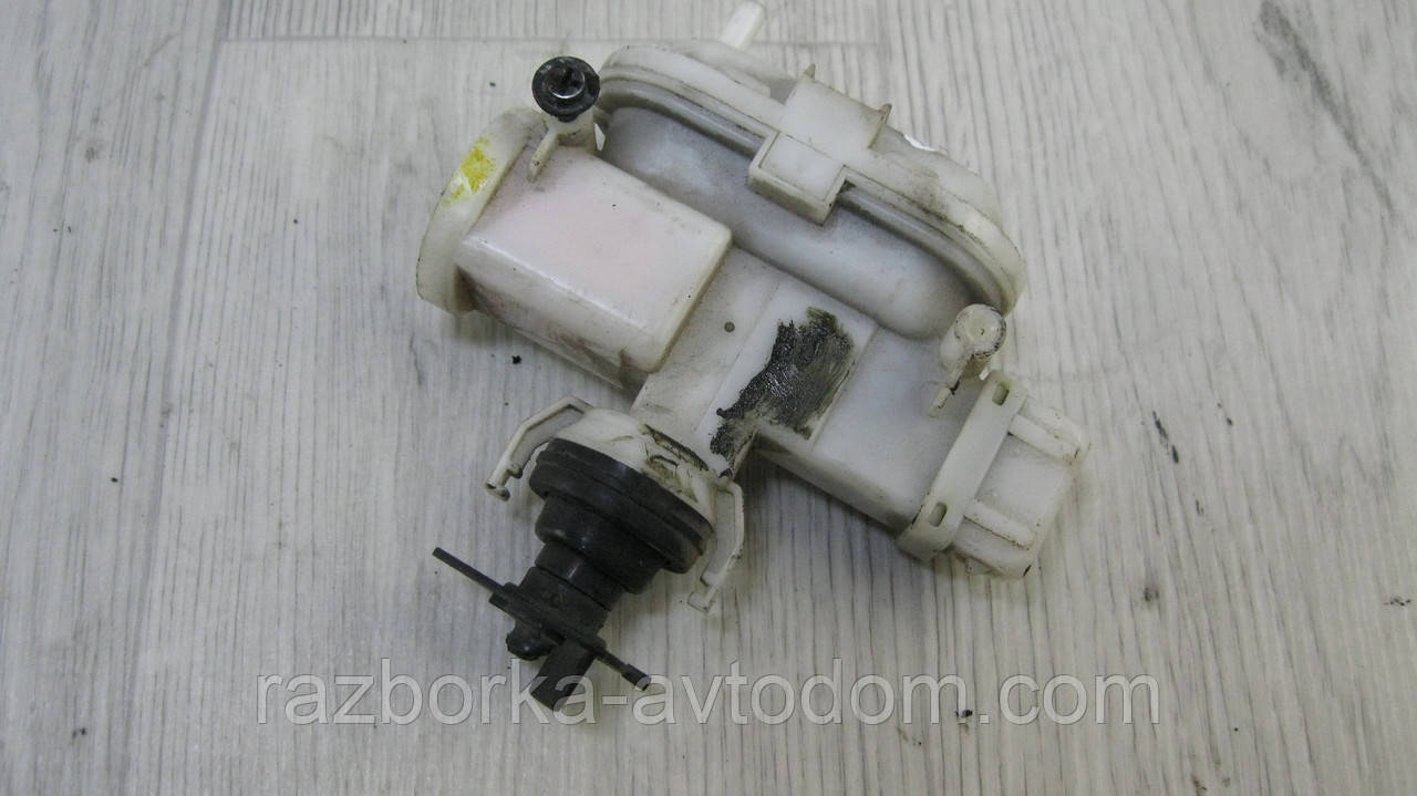 Активатор (привод) замка дверей VW Passat B3 (1988-1993) OE: 357862153