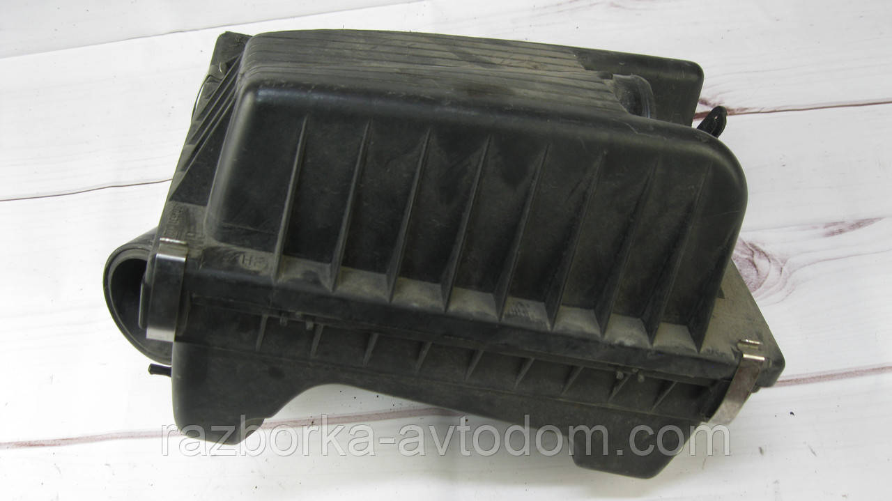 Корпус повітряного фільтра Opel Astra G (1998-2009) 1.6i OE:24402879