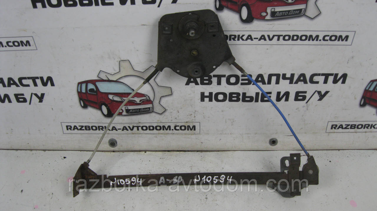Склопідіймач передній правий (механічний) Audi 80 B2 (1978-1986) OE:813837400B