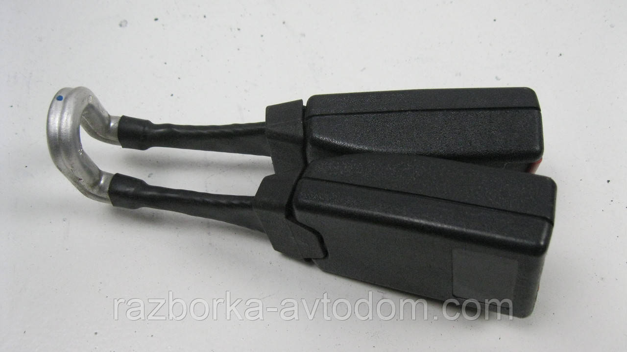 Відповідна частина заднього ременя безпеки Opel Corsa C (2000-2012) OE:09231879