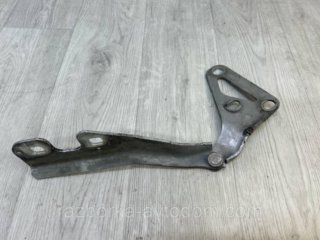 Петля капота ліва OPEL ASTRA H (05-10) OE:13213447