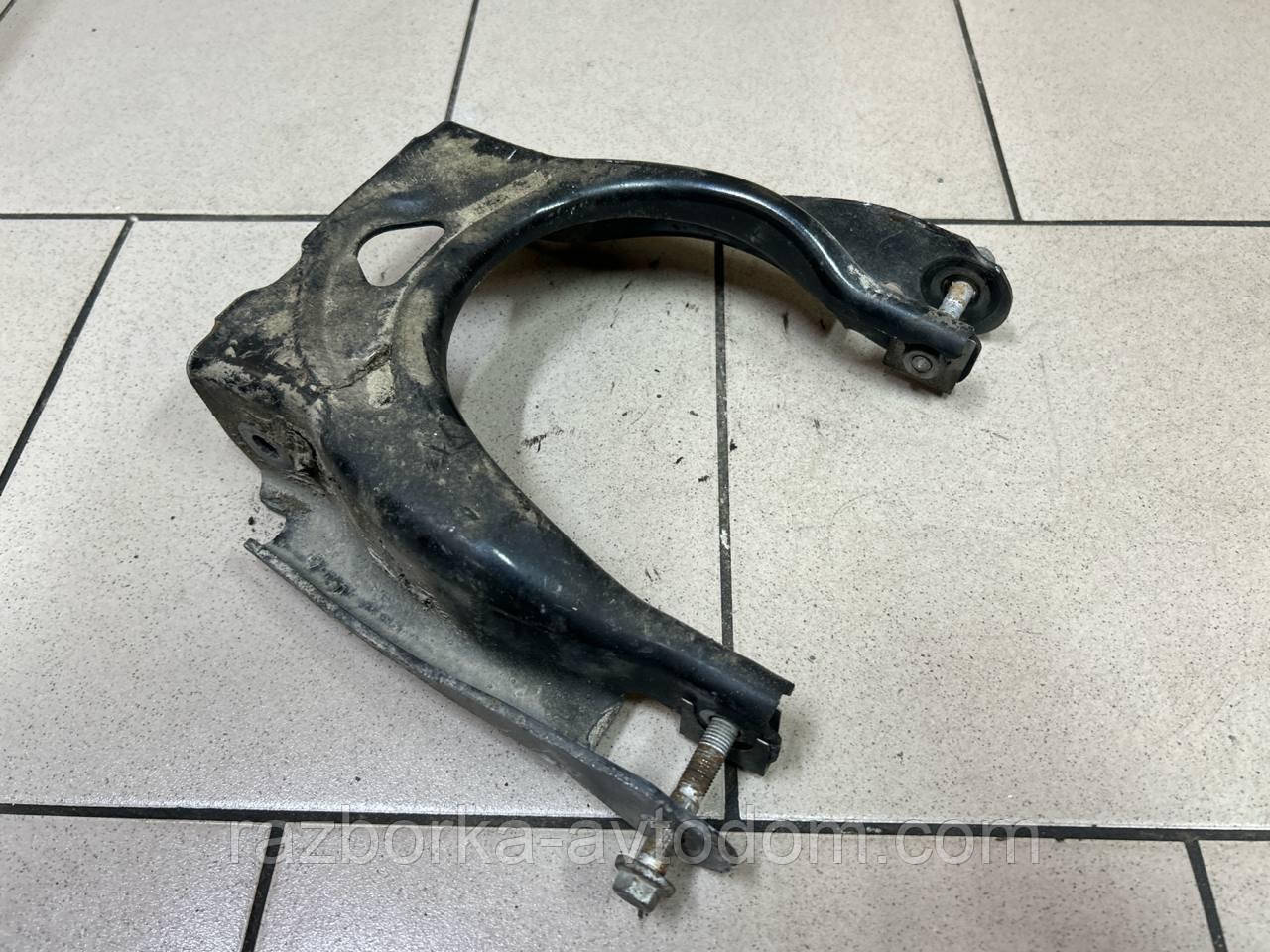 Важіль передній правий верхній Peugeot 407 (04-11) OE:3521 J8, 3521J8