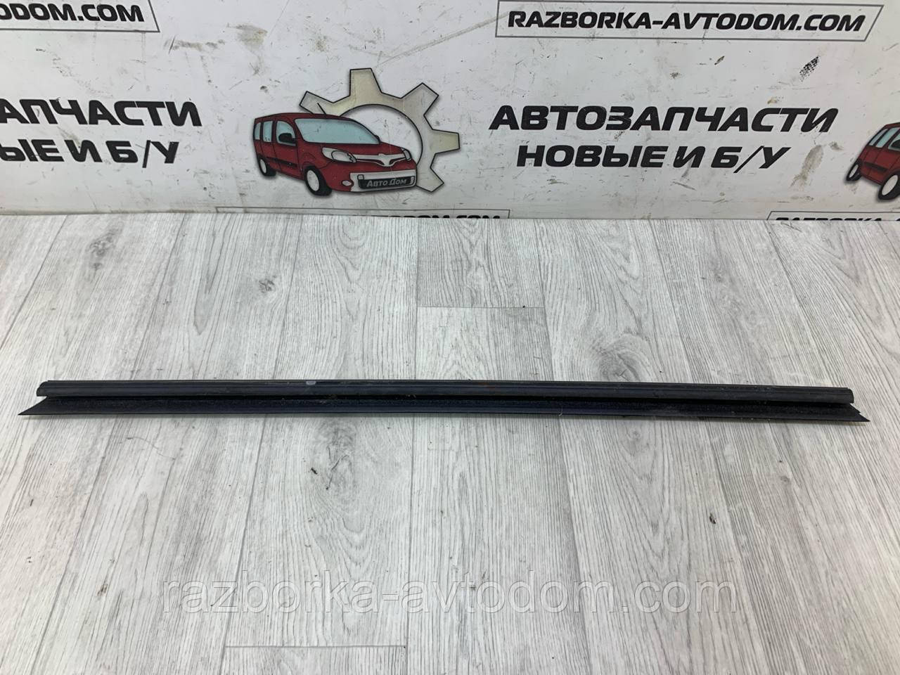 Молдинг/Ущільнювач скла дверцят задньої правої (внутрішній) Ford Mondeo (07-14) OE:1486616 фото 2