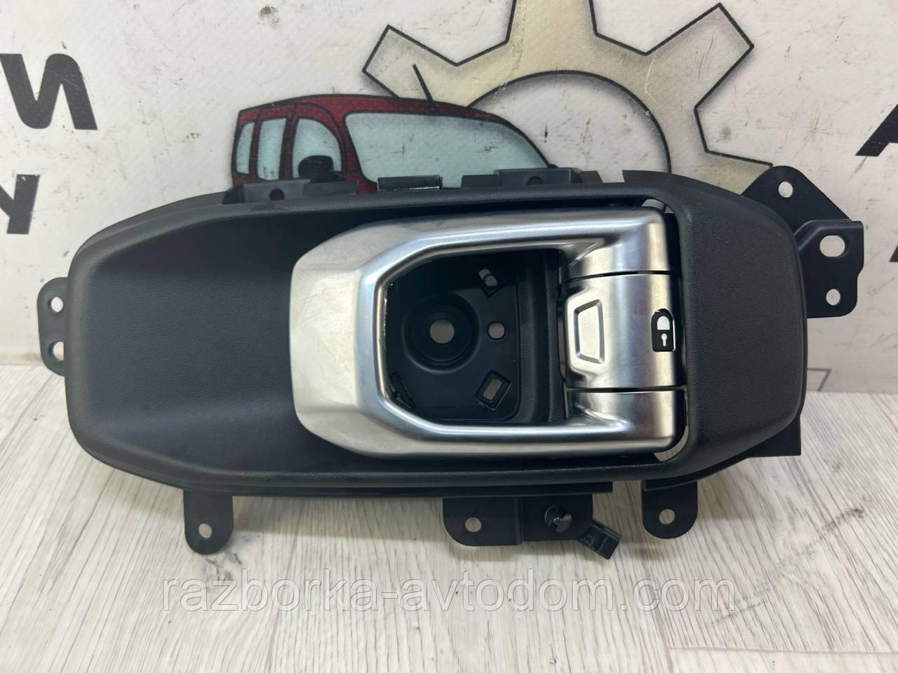 Ручка внутрішня передньої правої двері Jeep Frangler jl (18-24) OE:68282334ad Дефект: нікльованої частини