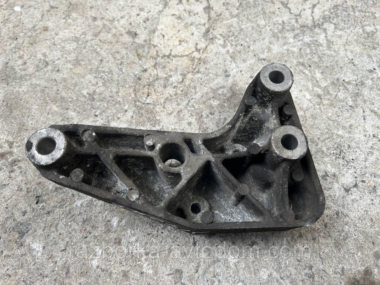 Кронштейн, кріплення кп, макп коробки Opel Astra H, Zafira B (04-14) OE:90575142