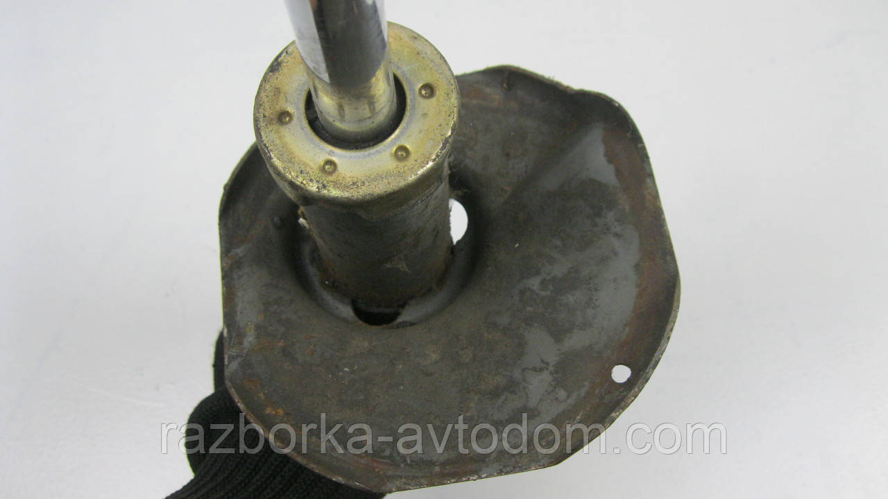 Амортизатор передній правий Subaru Justy 2, Suzuki Swift 2, Renault R5 OE: 6001009743