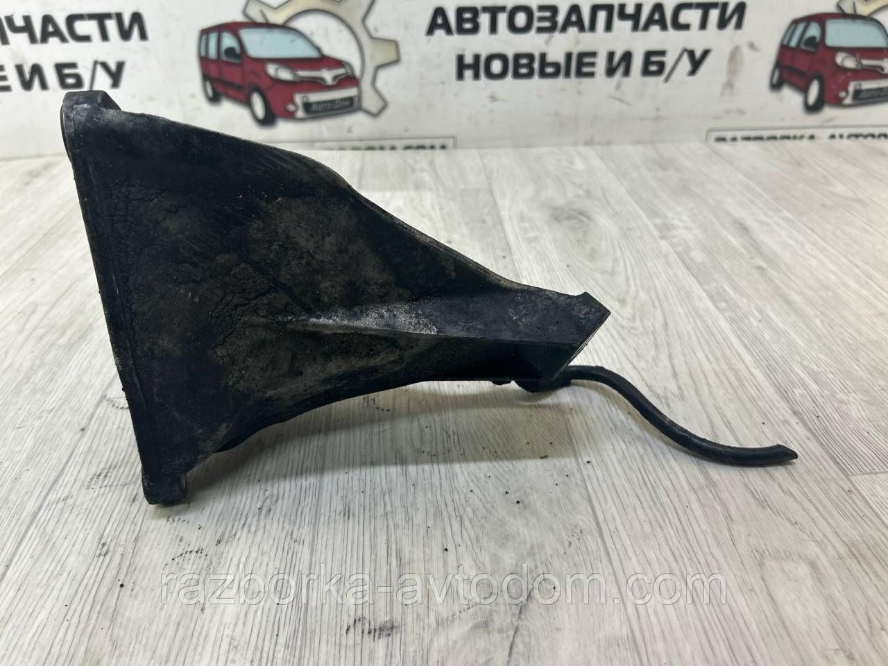 Кронштейн/кріплення двигуна правий Skoda Superb 1 (02-08) OE:8d0199308ag