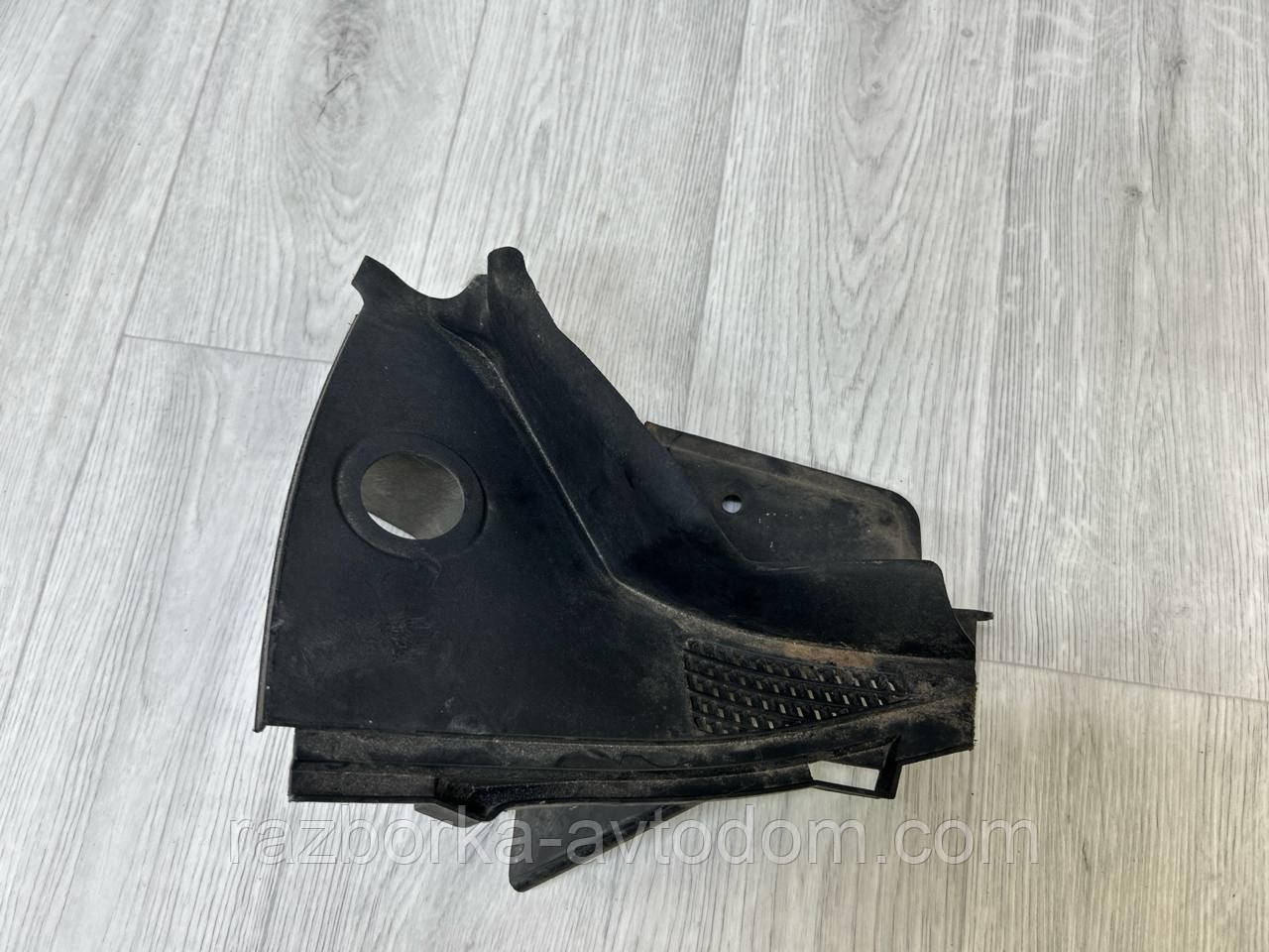 Накладка під лобове, жабо ліве Opel Zafira B (05-10) OE:13167227