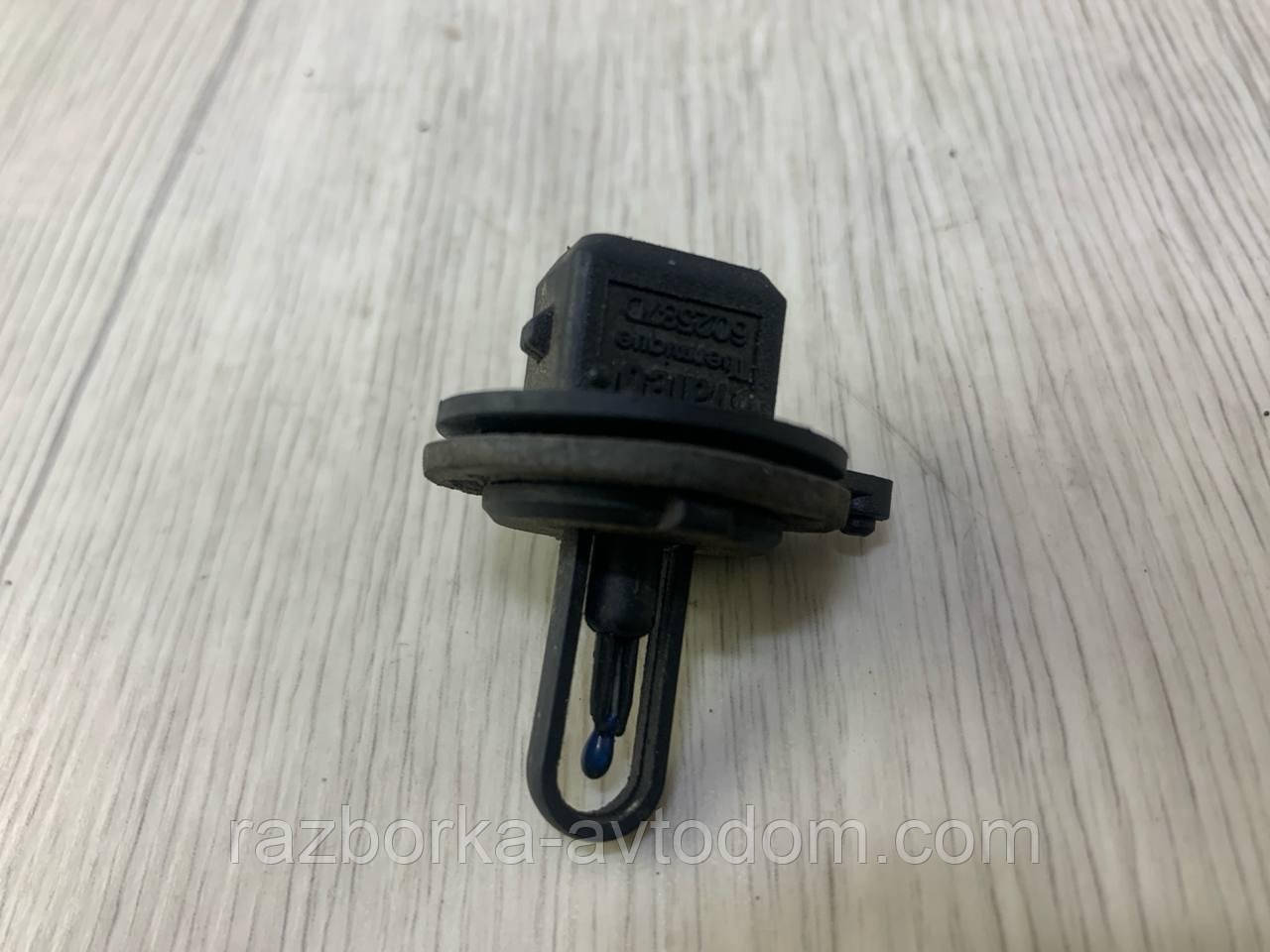 Датчик температури повітря MERCEDES-BENZ VITO 638 (96-03) OE:602587D