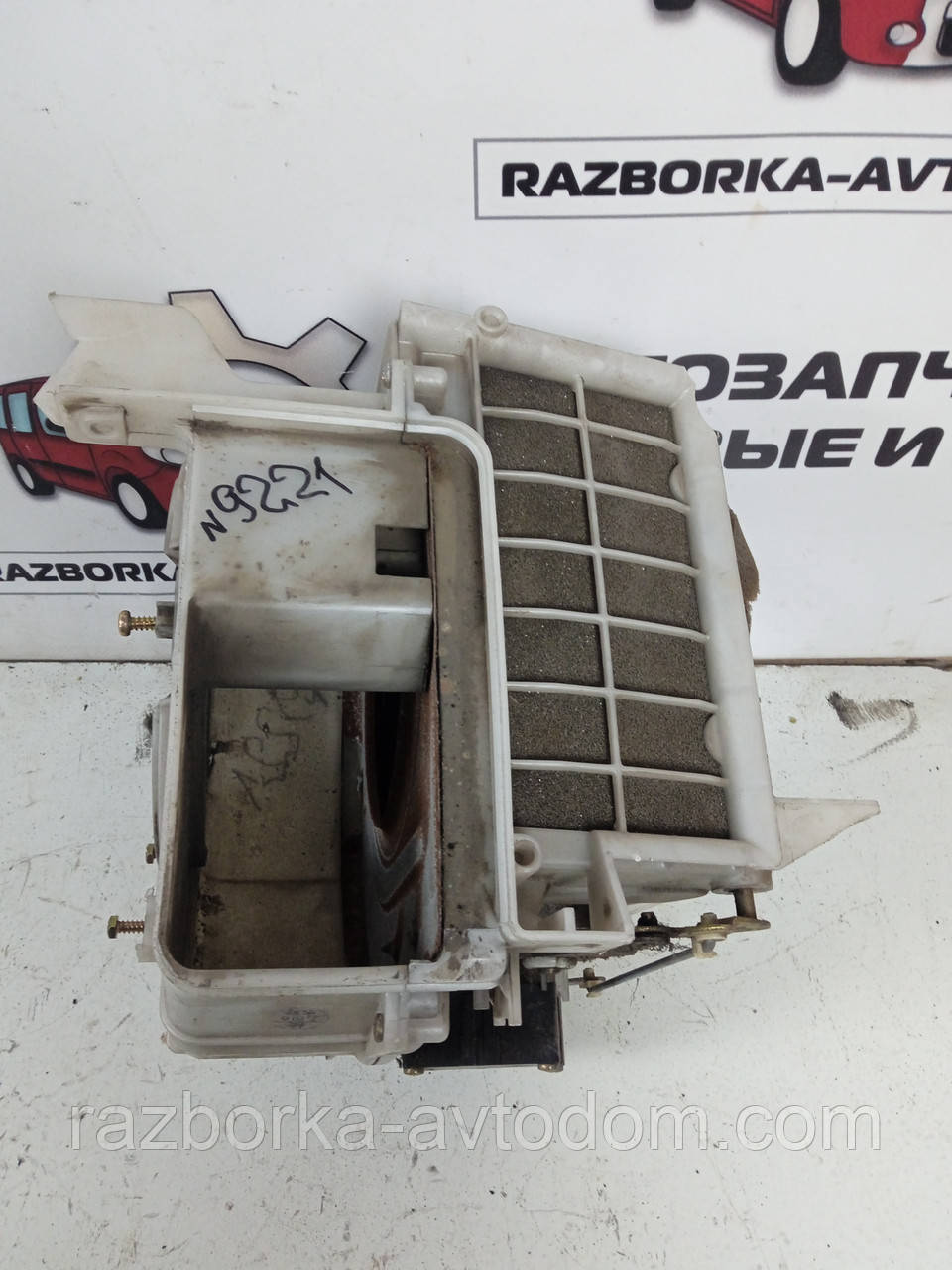 Корпус вентилятора печки Mitsubishi Pajero Sport 1 (1997-2009) OE:MR460762