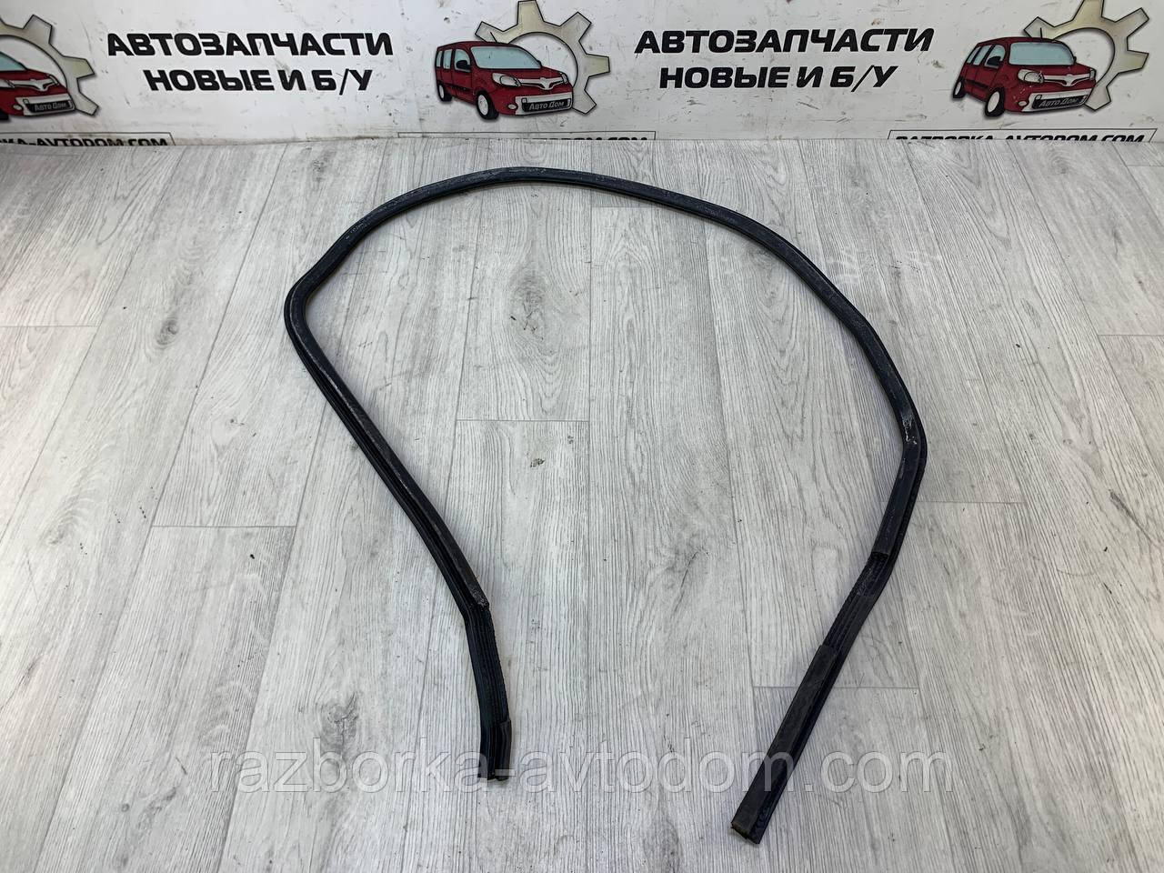 Ущільнювач дверей передньої лівої Skoda Superb (02-08) OE:3B0837439G B41 фото 2