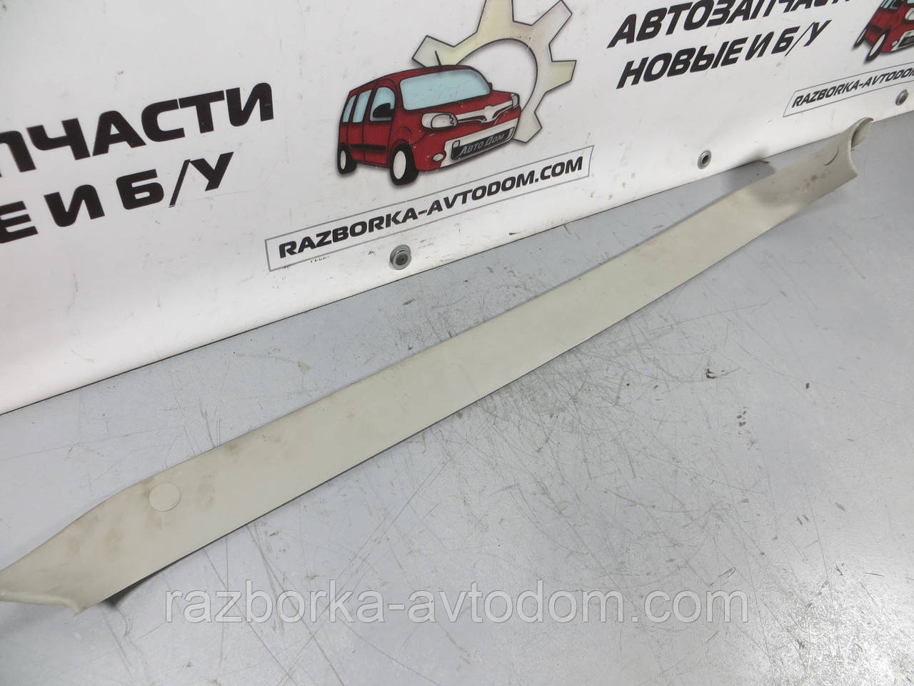 Облицювання/пластик/накладка кришки багажника права OPEL VECTRA B (1999-2003) ОЕ: 90503180