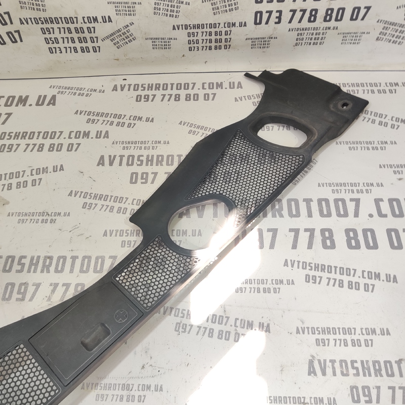 Жабо Audi A4 B8 (07-15) 2.0 дизель 8K1819447