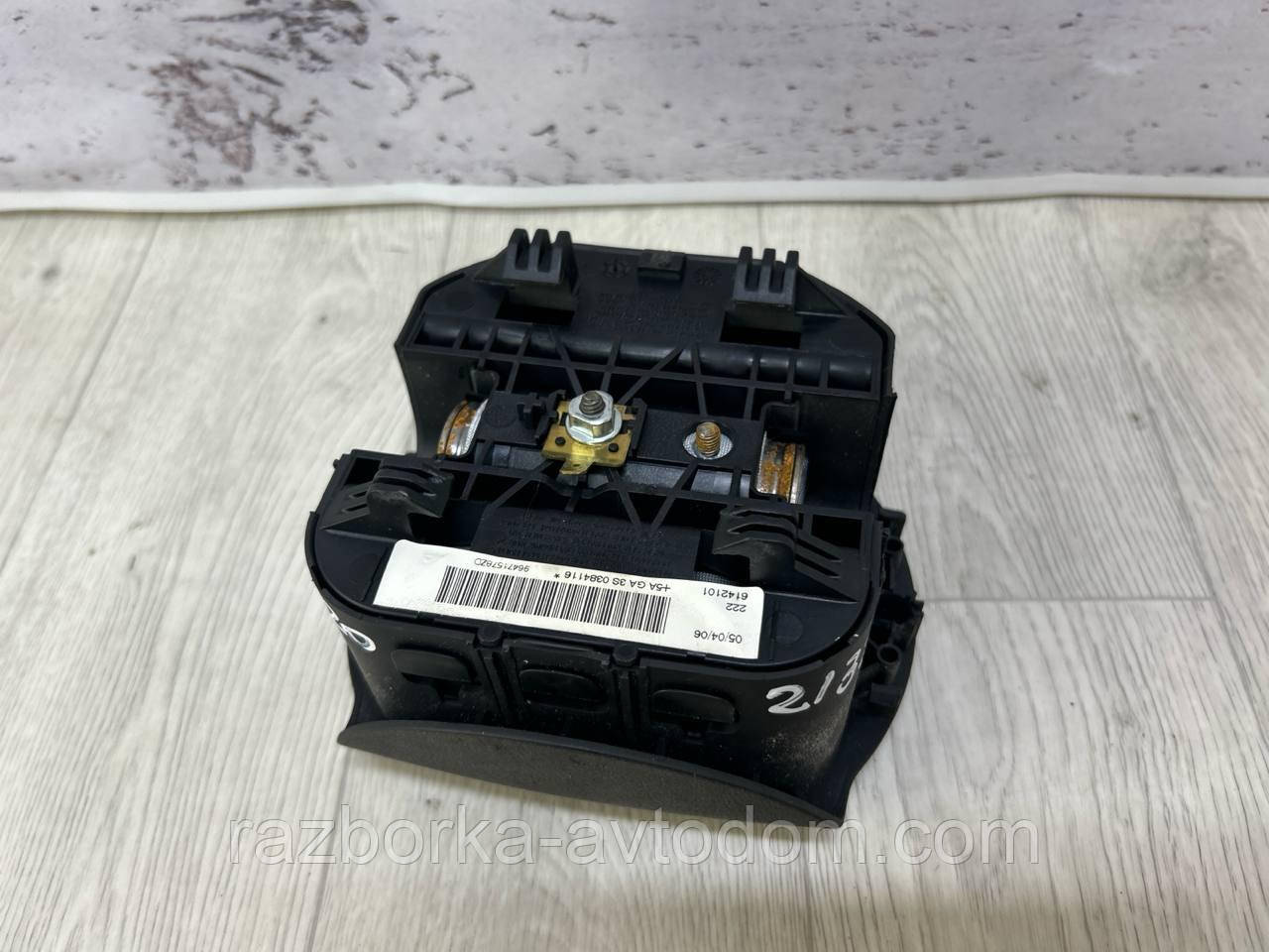 Подушка безпеки водійська (AirBag) Citroen C4 Picasso (03-13), C4 (04-10) OE: 96471578ZD