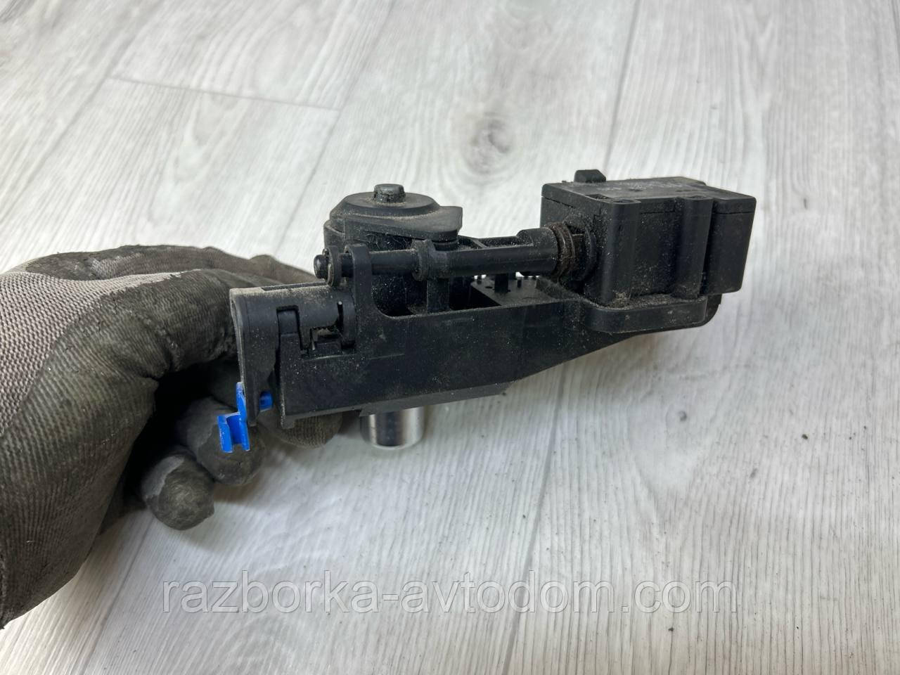 Замок кришки багажника Opel Corsa C (2000-2012), Meriva A (2003-2010) OE:9196633, 13168316