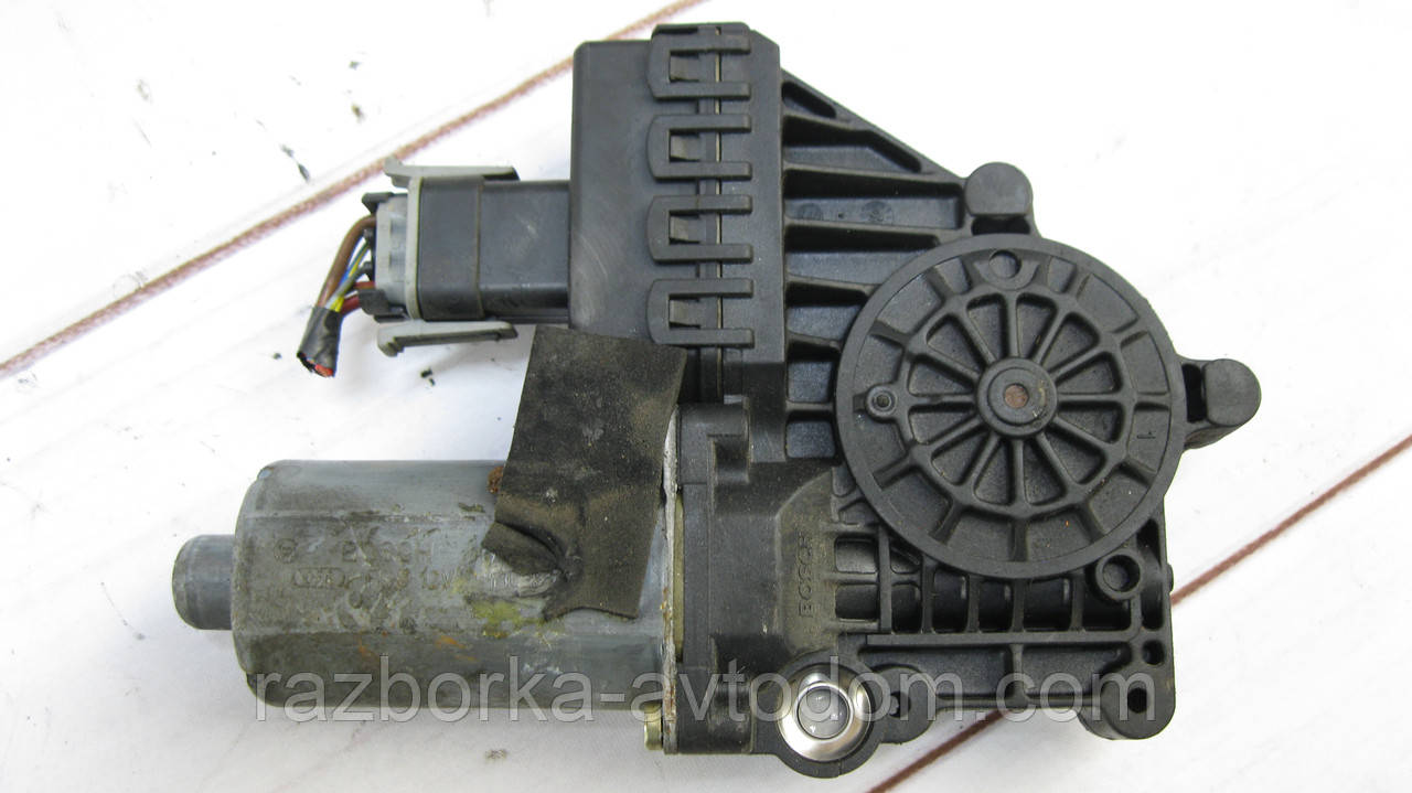 Моторець склопідіймача двері передньої лівої Opel Zafira A (1999-2005) OE:90579355