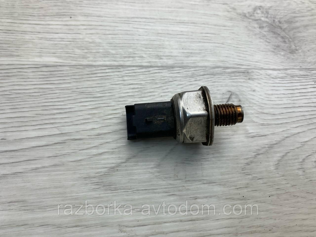 Датчик тиску палива в Common Rail рейці/пливної рампе, планці Renault Kangoo 1.5 dci (1997-2007) OE: 8200584032