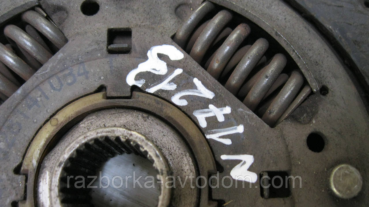 Диск зчеплення VW Golf 3, 4, Passat B3, Transporter T4, Jetta 4, Bora, Skoda Octavia, Audi A3 1.6 та інші OE: 028141034T