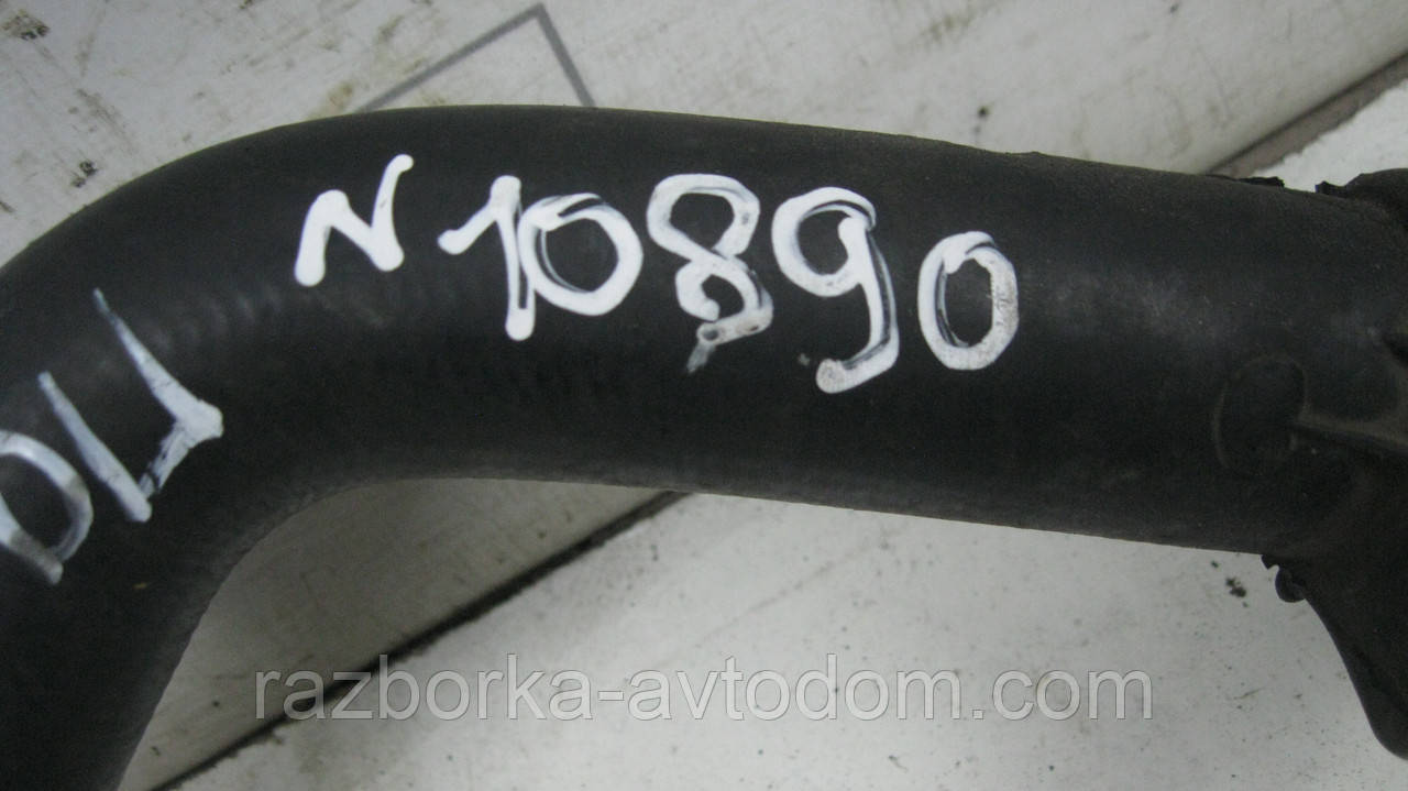 Патрубок радіатора верхній VW Passat B5 (1997-2000) OE:8D0121101AJ