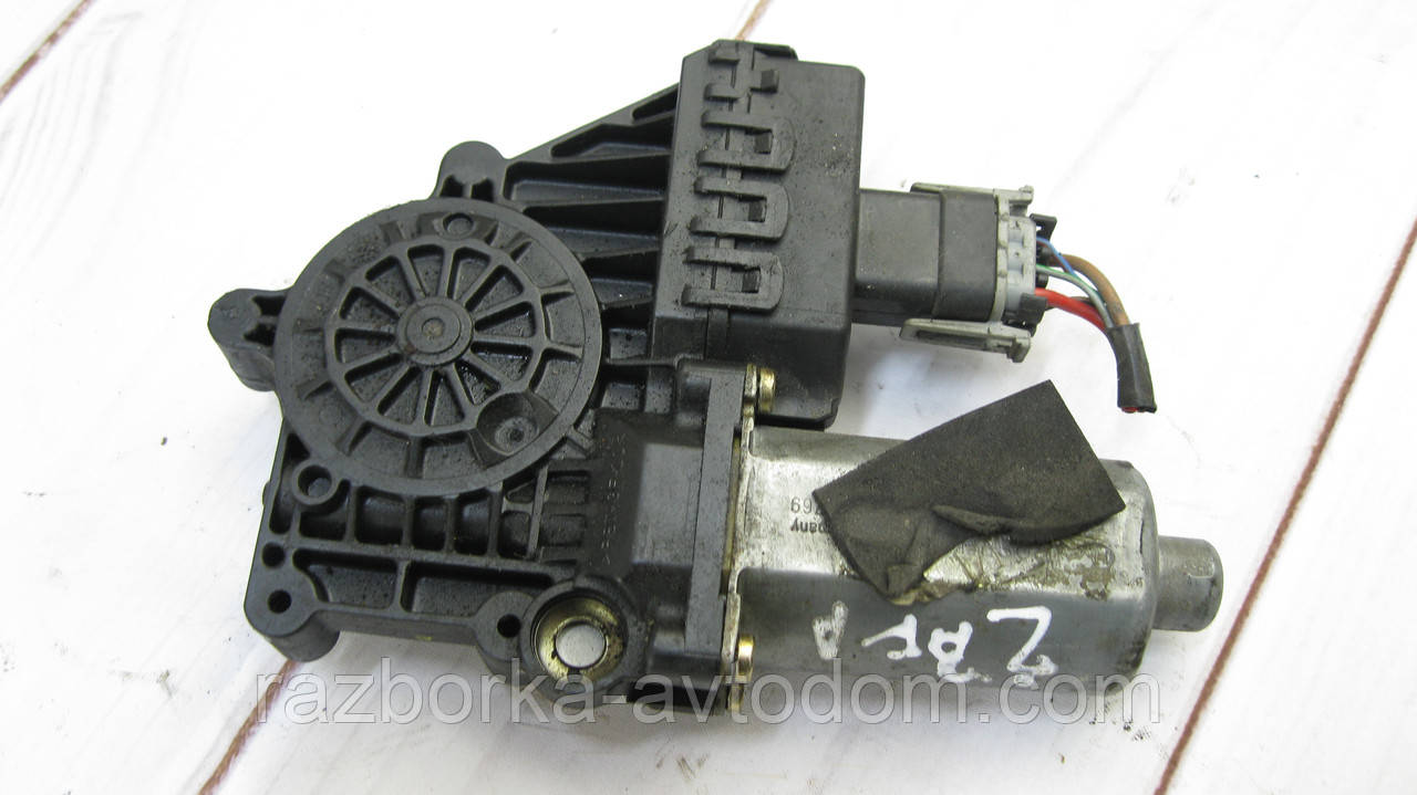 Моторчик склопідіймача двері передньої правої Opel Zafira A (1999-2005) OE:90579356