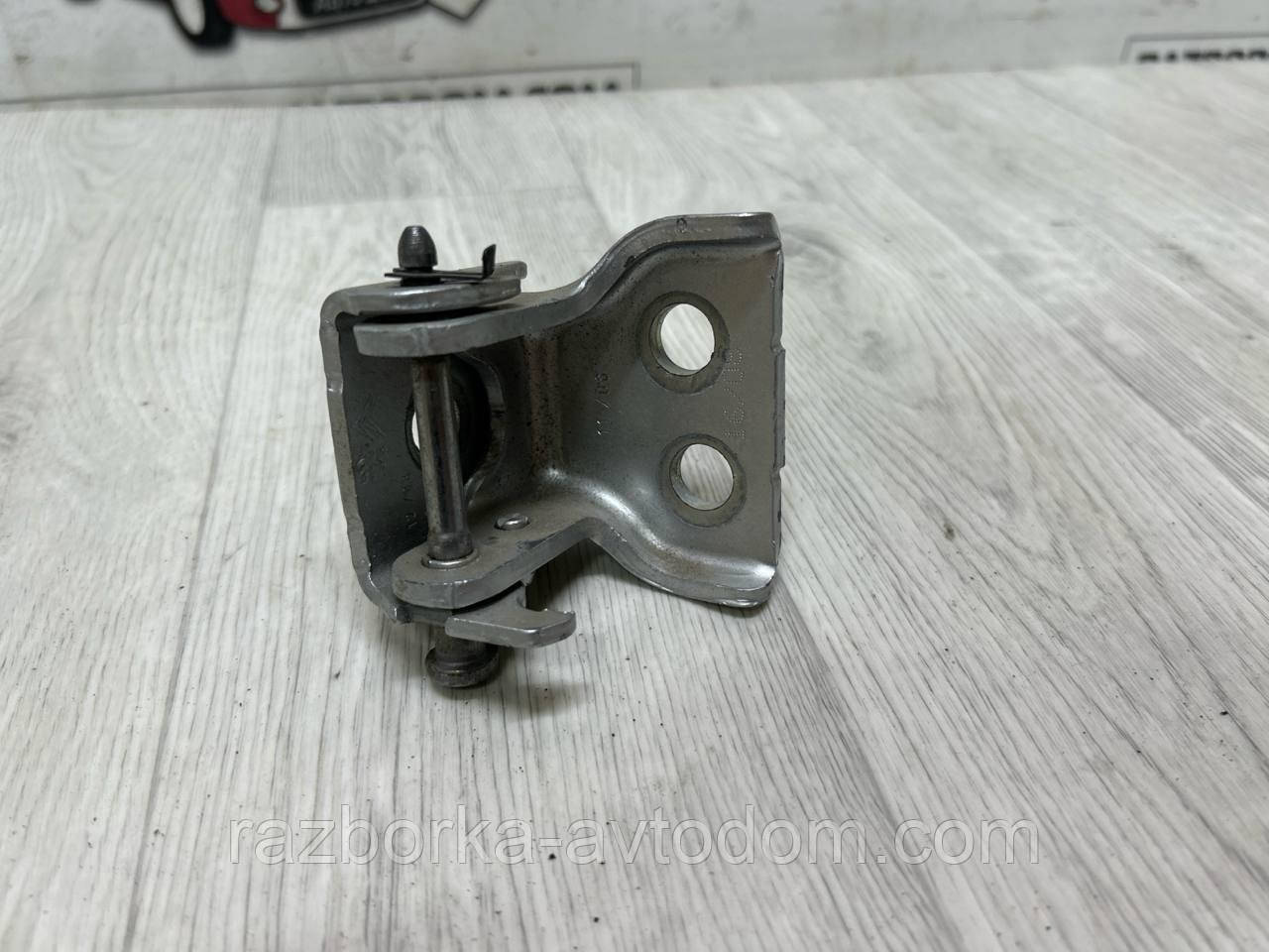 Петля дверей задньої правої верхня PEUGEOT 407 (04-11) OE:9035q1