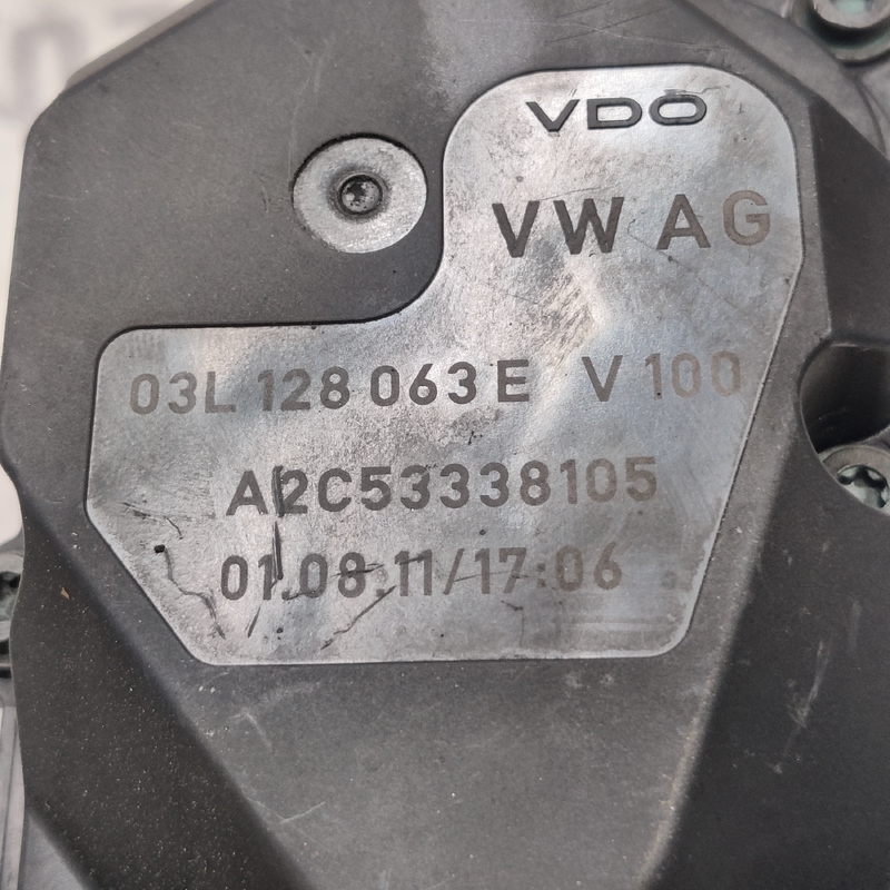 Дросельна заслонка Audi A4 B8 (07-15) 2.0D 03L128063E