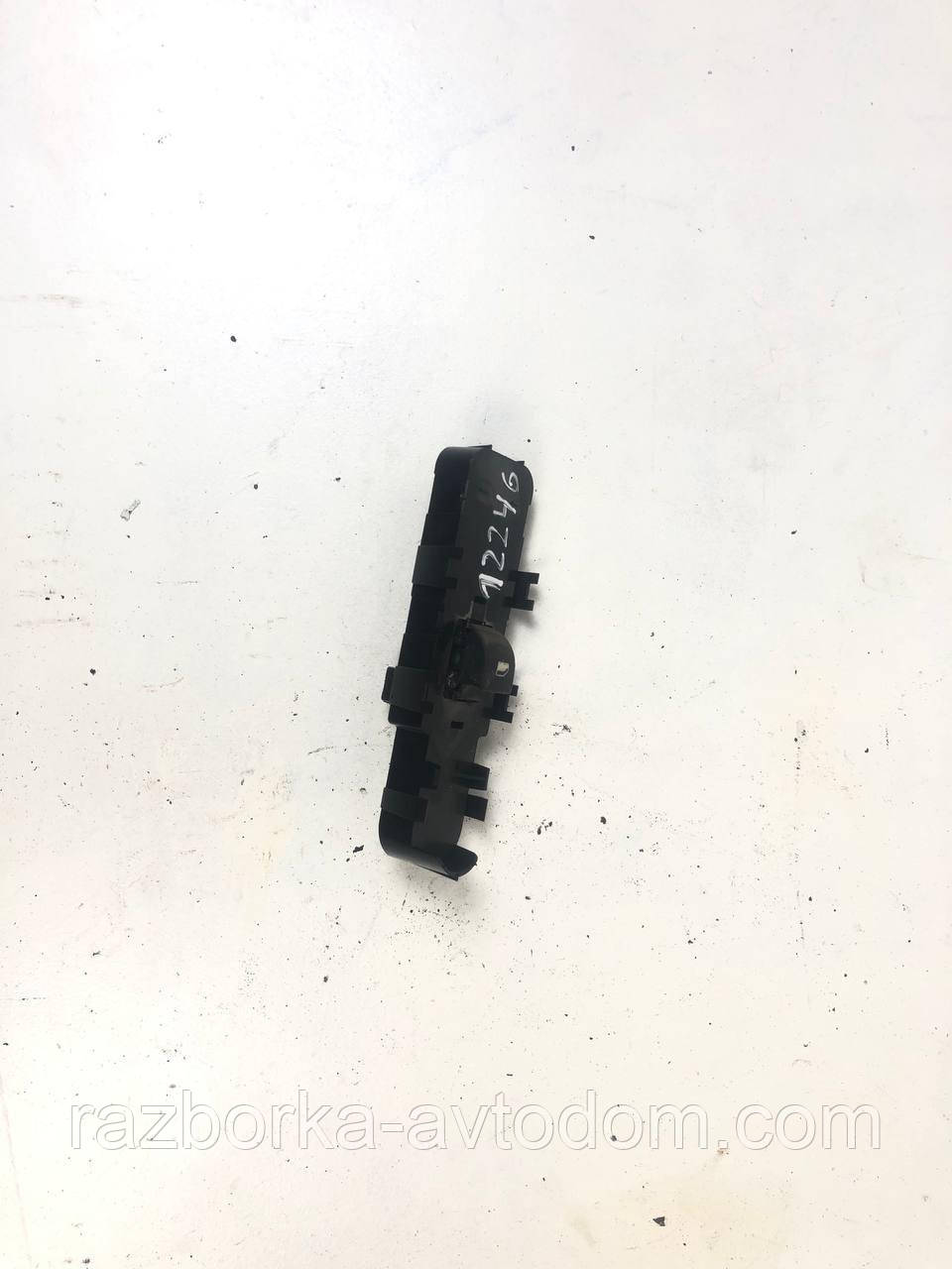 Кнопка склопідіймача передня права Citroen C4 (04-11) OE: 9651466677