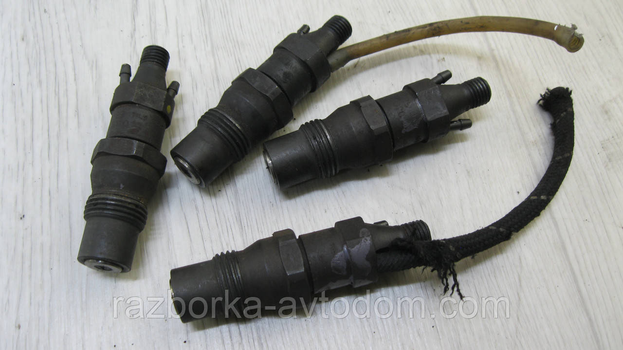 Форсунка дизельна Volvo 740, 760, 940, 960, VW Transporter T3, LT 28-35, LT 40-55 1.6/1.7/2.4D OE: 068130201C